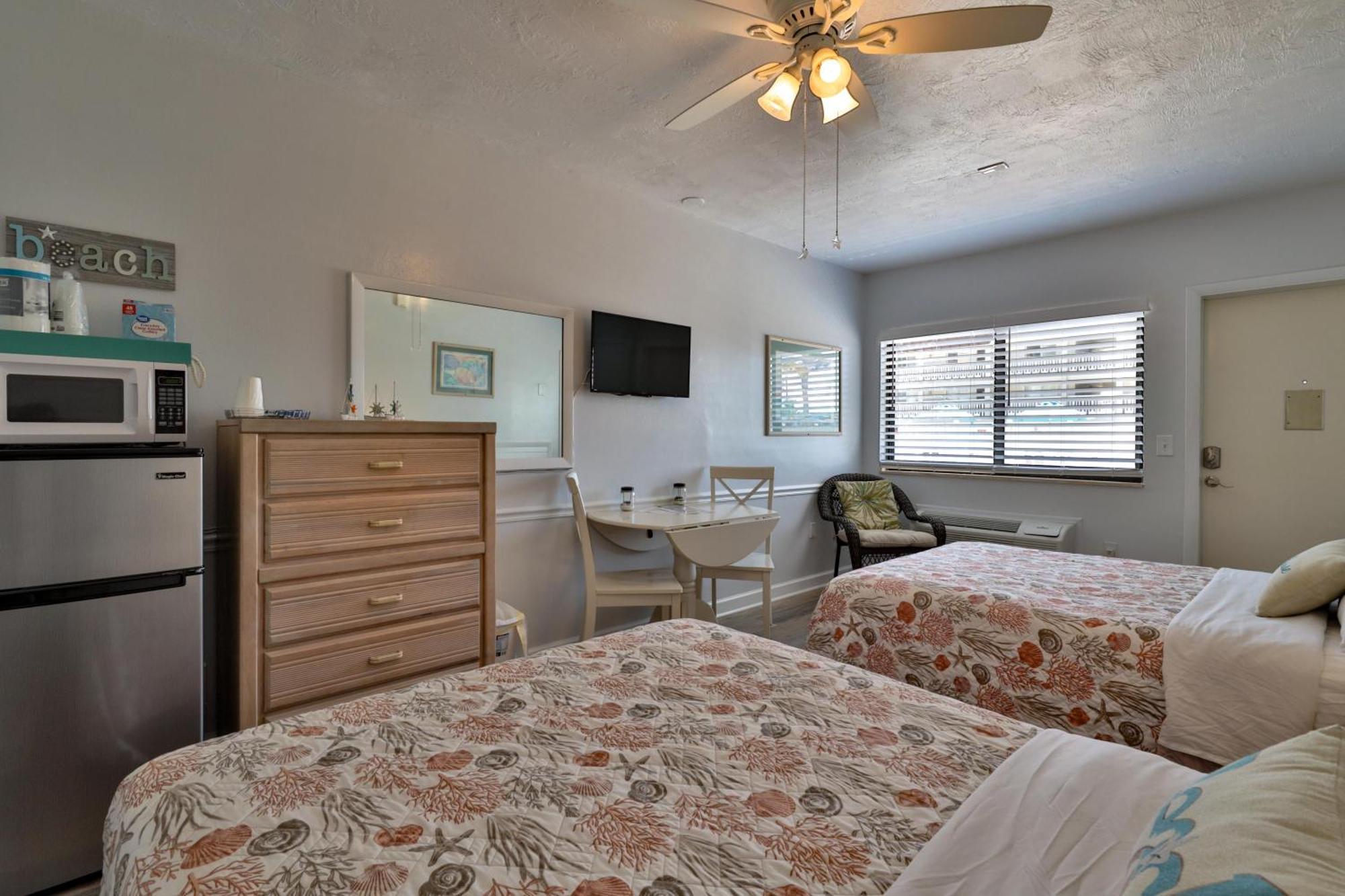 Coastal Waters 107 - A Studio Poolside Retreat New Smyrna Beach Kültér fotó